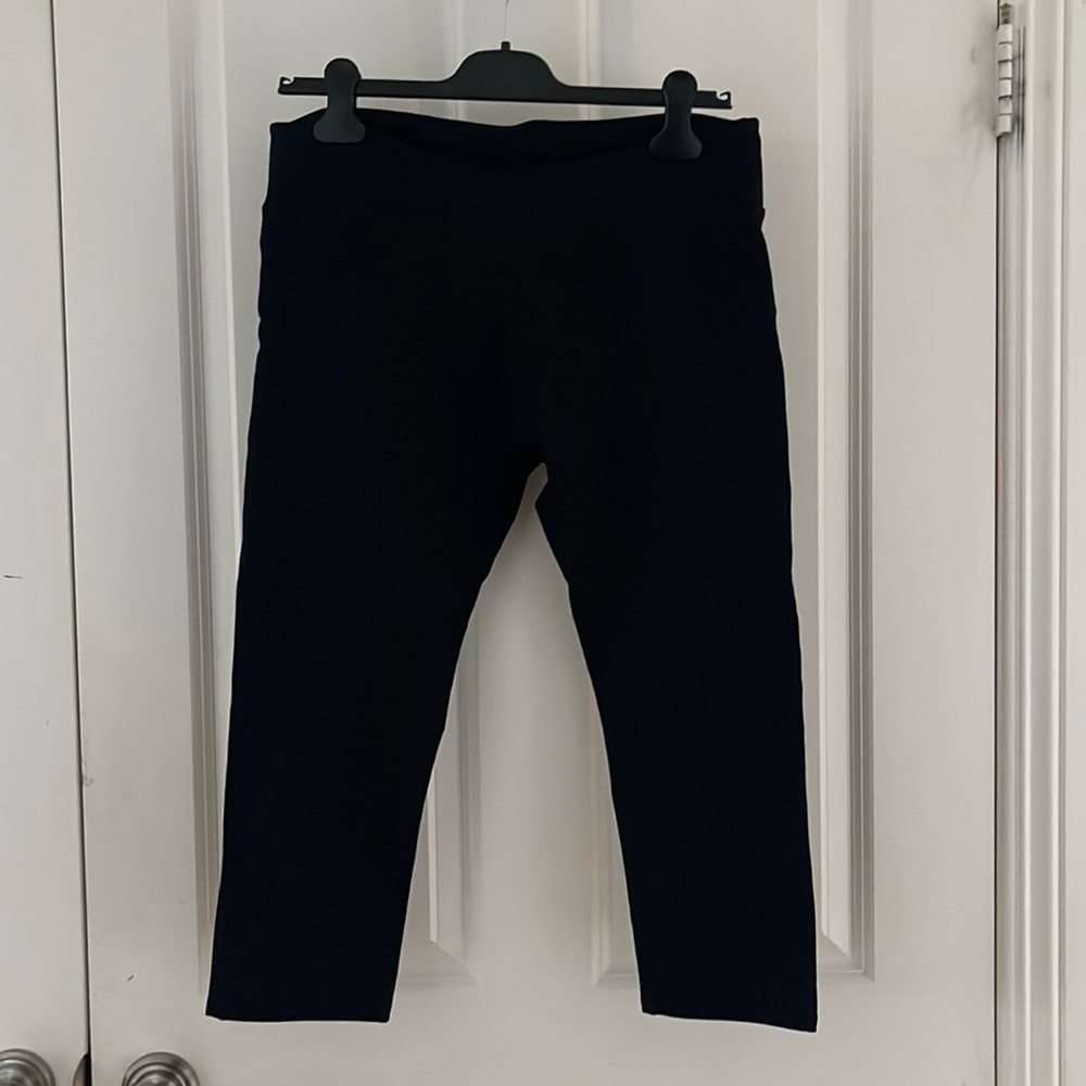 Fabletics Capri leggings